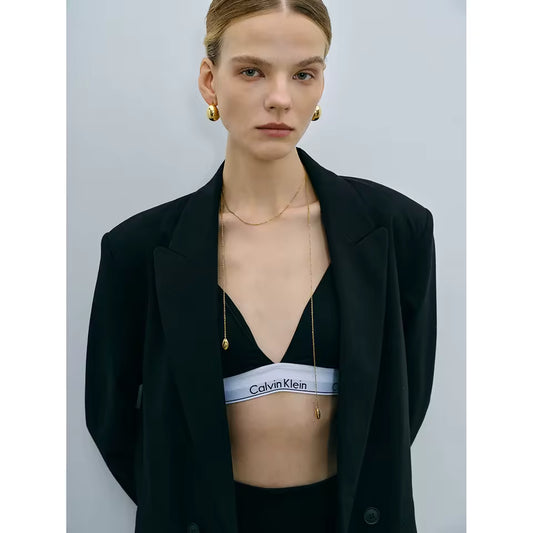 Fil Necklace — detail shot — The Arcive