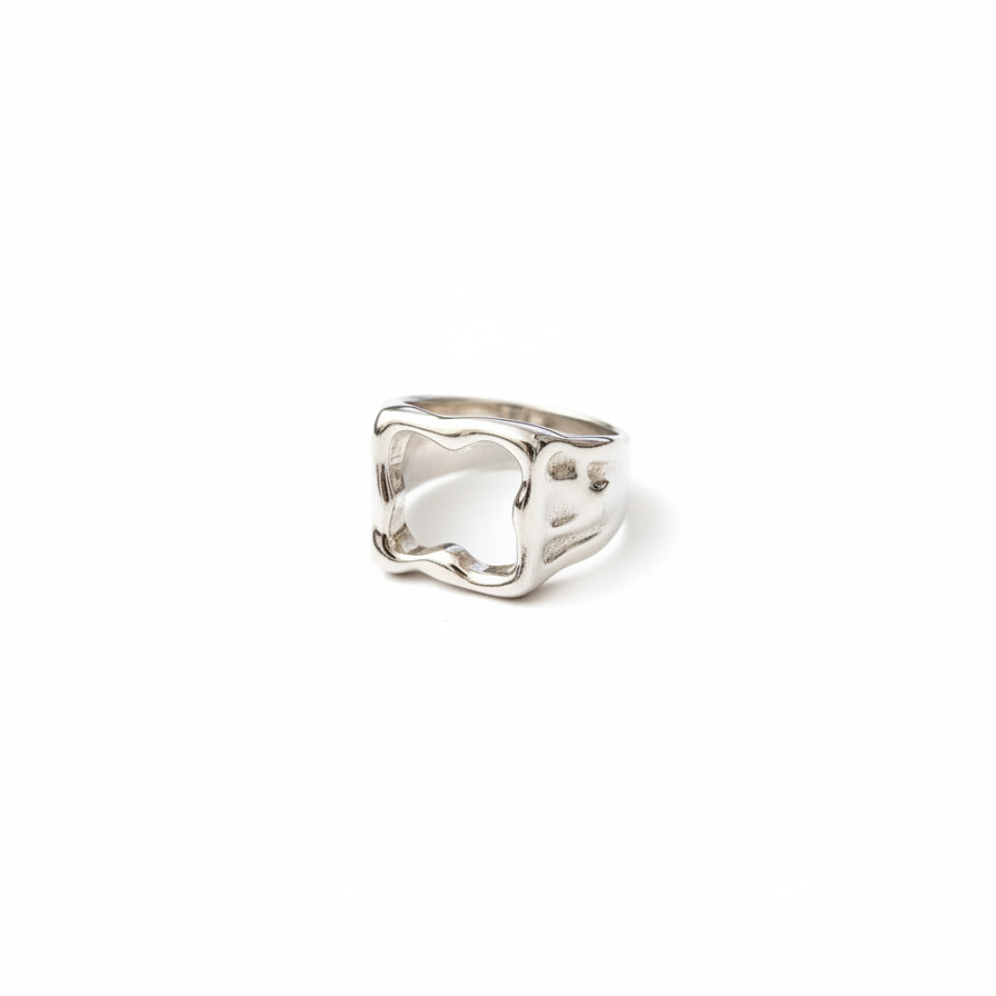 Cadre Ring — architectural gold ring detail | THE ARCIVE