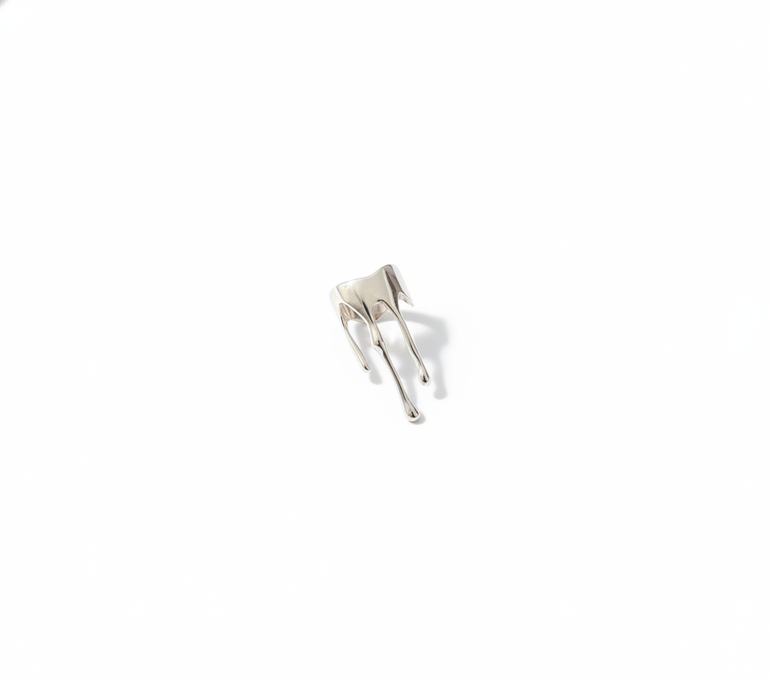 Coulée Ring — molten flow gold ring detail | THE ARCIVE