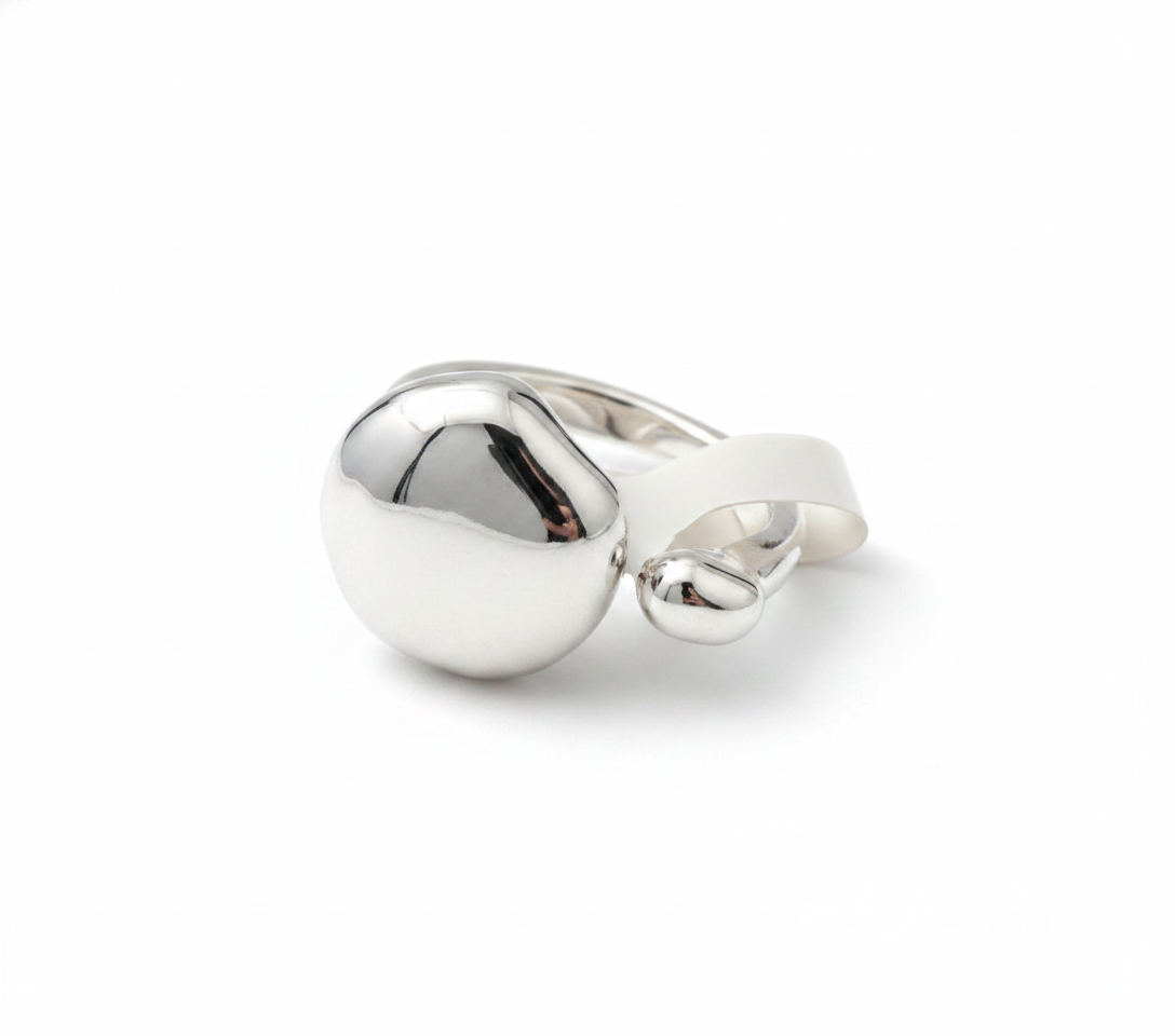 Boule Ring — polished dome ring detail | THE ARCIVE
