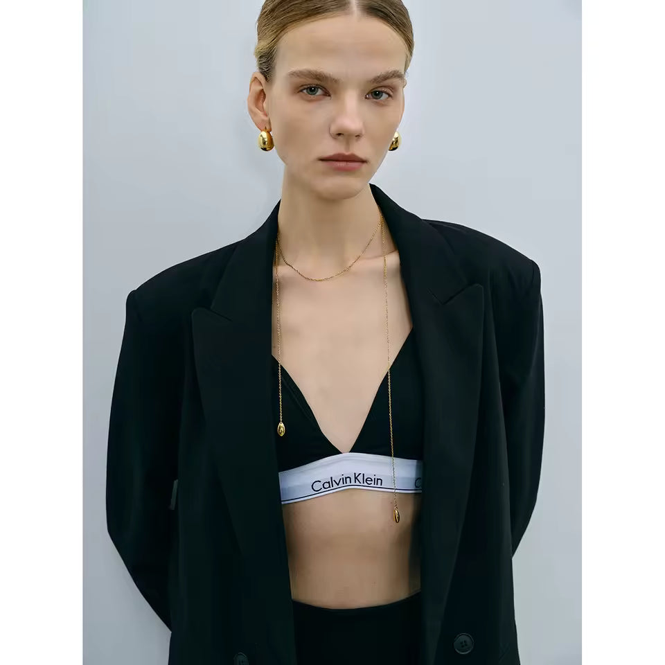 Fil Necklace — detail shot — The Arcive