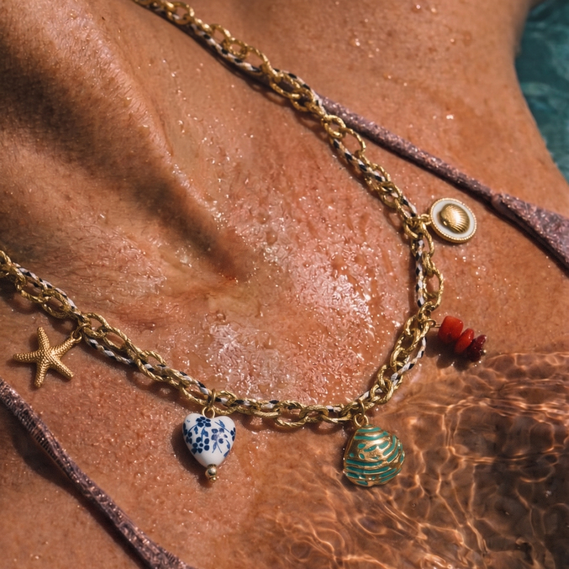 Fil Délicat Necklace — fine gold chain necklace detail | THE ARCIVE
