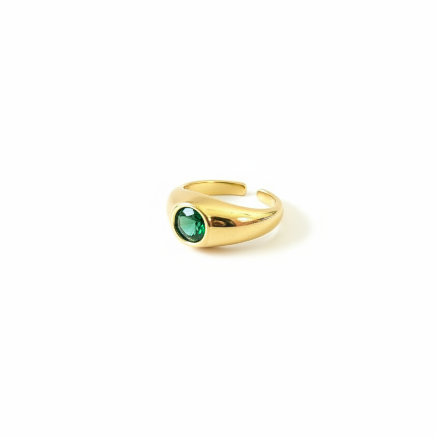 Émeraude Signet Ring — emerald green stone signet ring | THE ARCIVE
