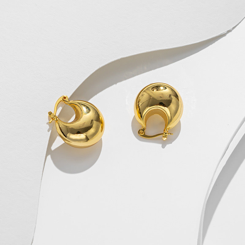 Rivage Drops — wave-inspired drop earrings detail | THE ARCIVE
