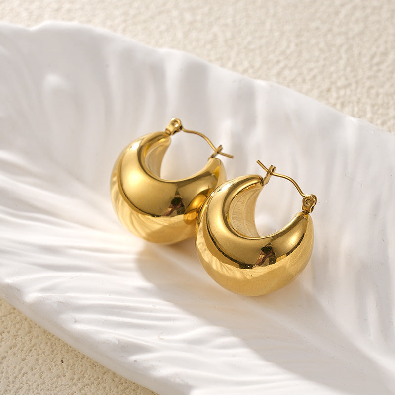 Rivage Drops — gold drop earrings lifestyle | THE ARCIVE