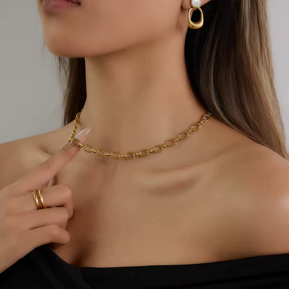 Rivière Necklace — detail shot — The Arcive