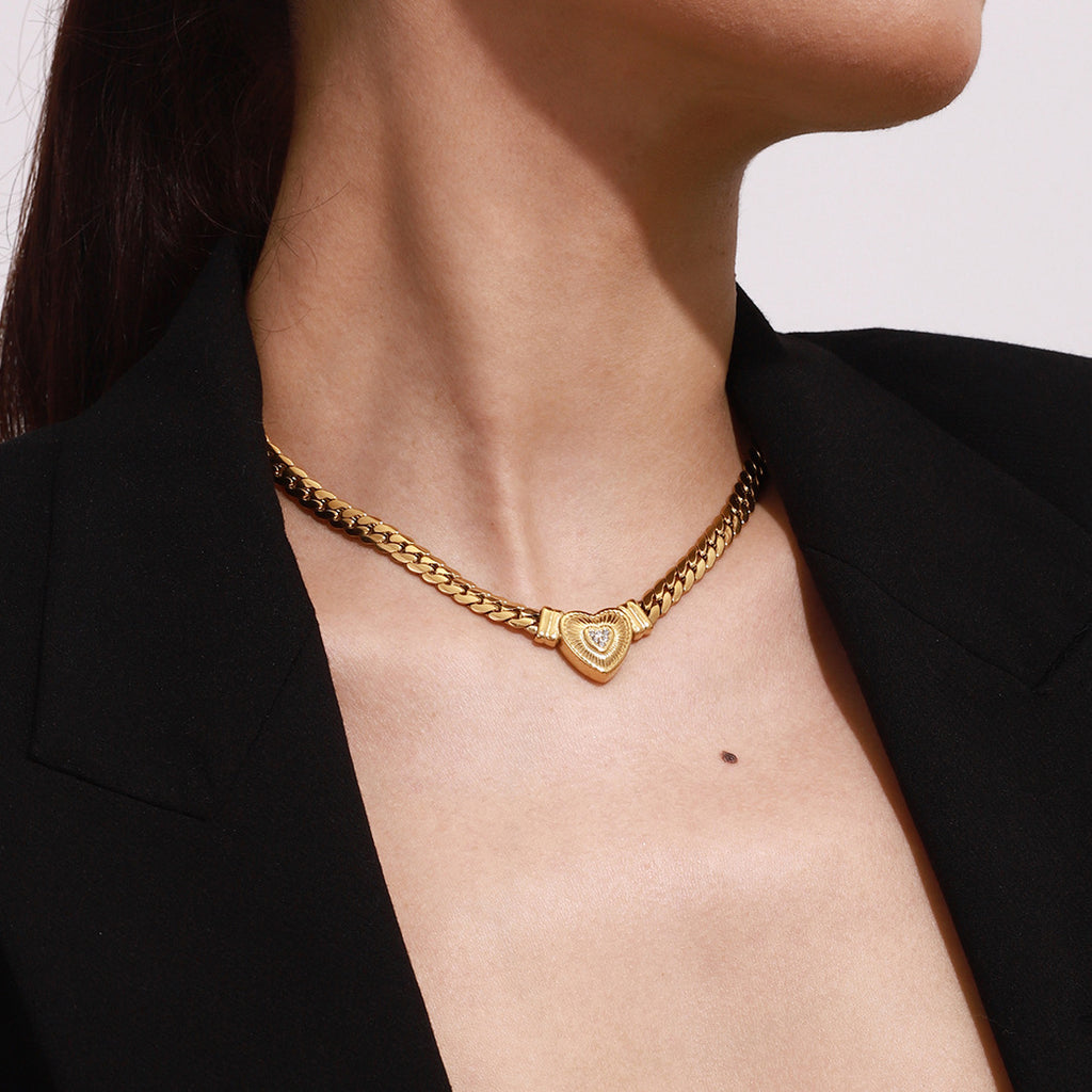 Scintilla Necklace — detail shot — The Arcive