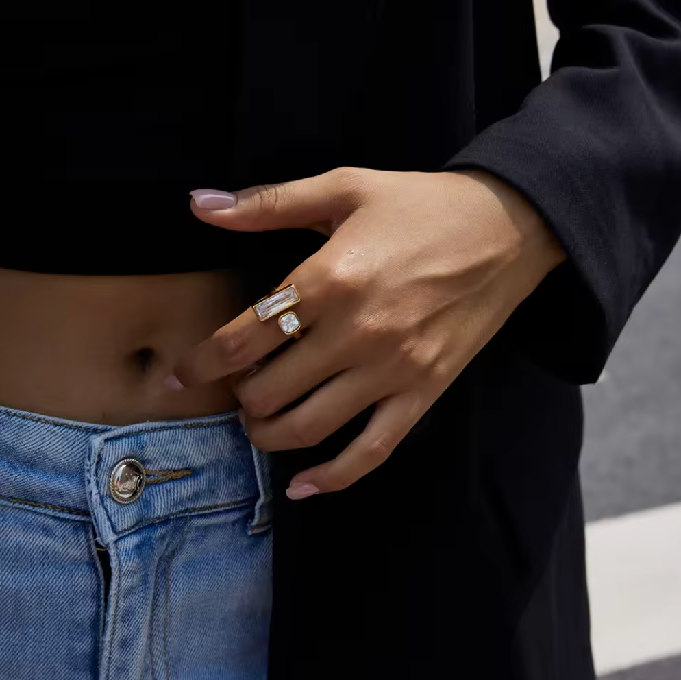 Éclat Ring — The Arcive