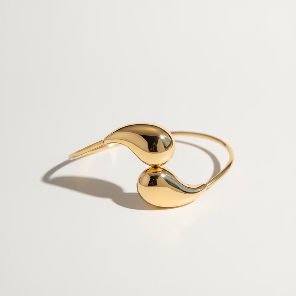 Cercle Bracelet — lifestyle — The Arcive