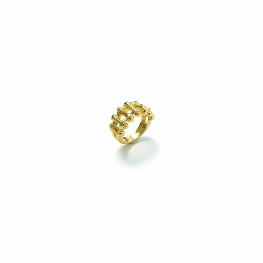Maillons Ring — chain-link ring angle view | THE ARCIVE