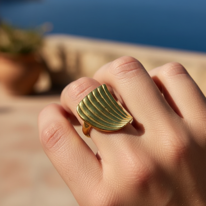Coque Ring — smooth dome ring angle | THE ARCIVE