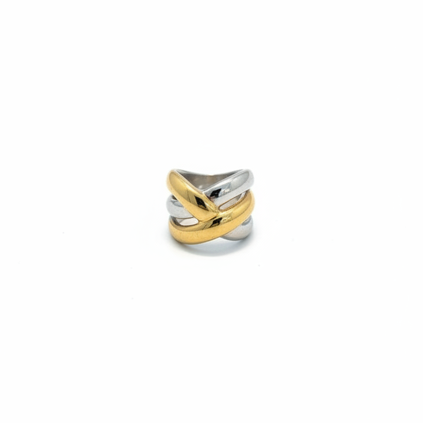 Croisé Ring — intersecting silver and gold ring detail | THE ARCIVE