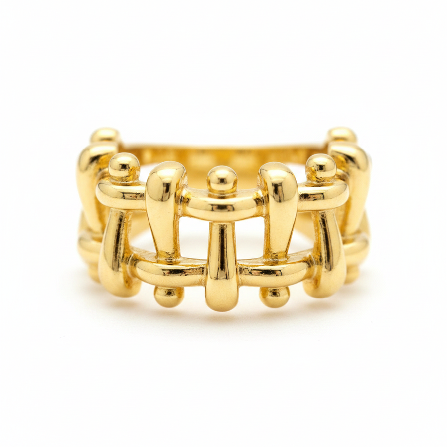 Anchor Ring, gold-tone chain-link band ring, close-up detail | THE ARCIVE