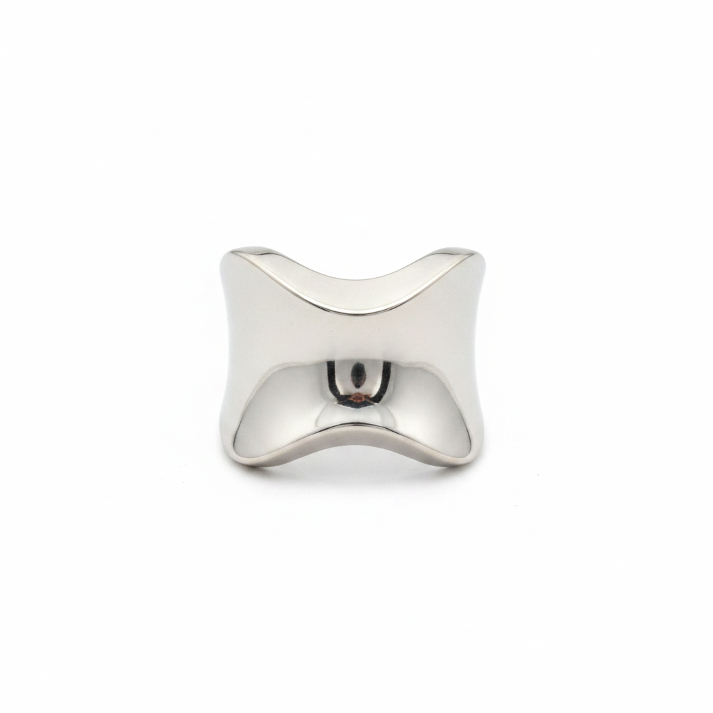 Selle Ring — concave wide ring detail | THE ARCIVE