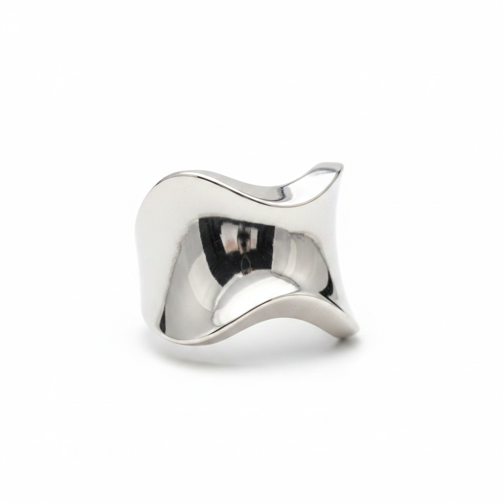 Selle Ring — architectural silver ring lifestyle | THE ARCIVE