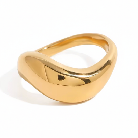 Lisse Band — 18k gold ring by The Arcive